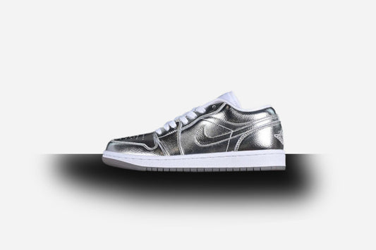 Air Jordan Retro 1 Low SE Metallic Silver/ Photo Dust Wolf Grey