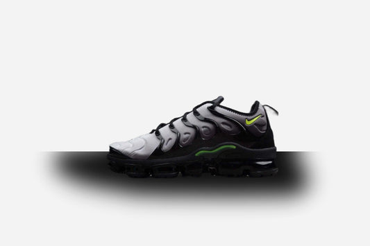 Air Vapormax Plus Black/Volt-White