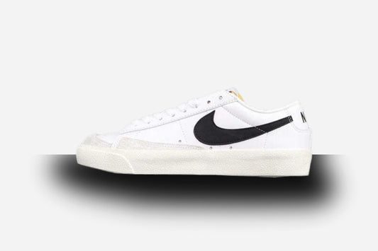 NK Blazer Low 77 Vintage White/Black-Sail