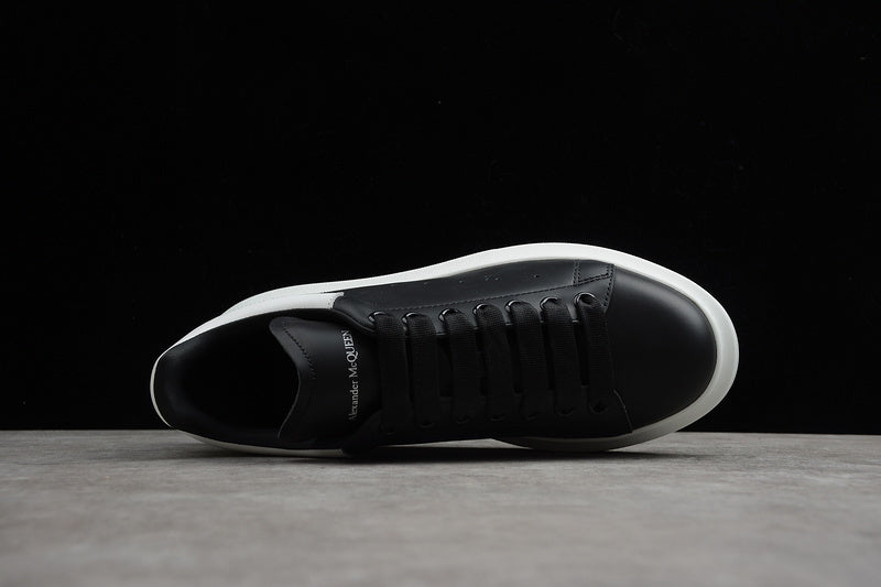 Alexander McQueen Oversized White-Black